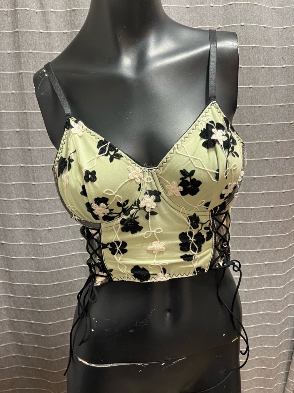 Floral Crop Top With Mesh & Lacing